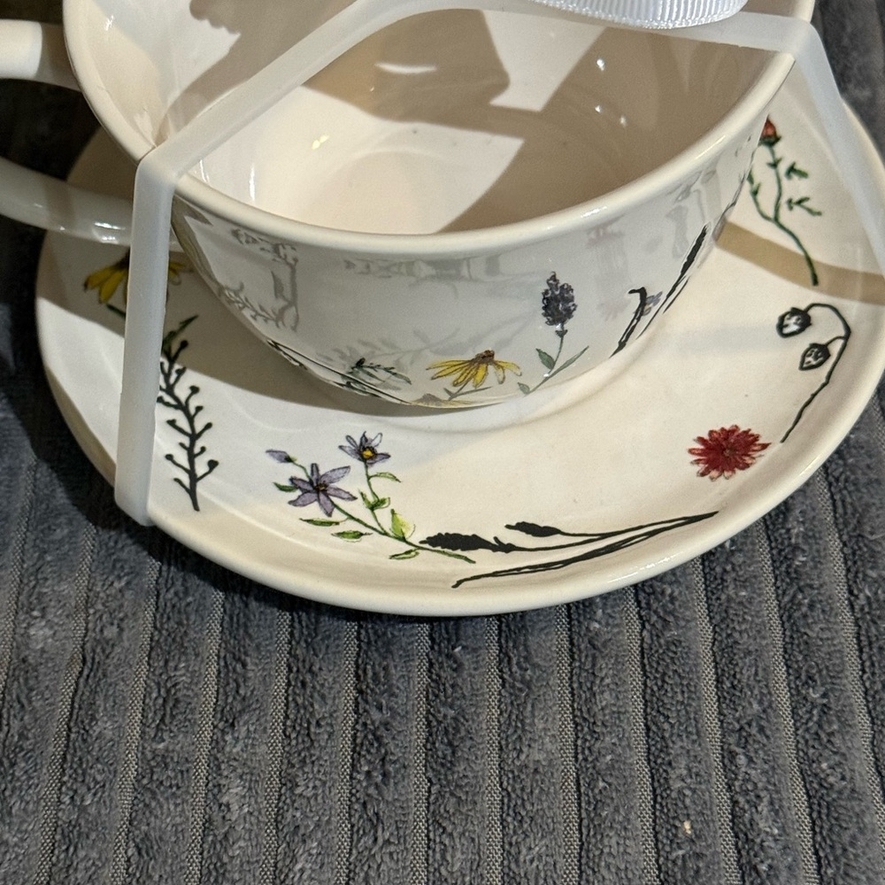 Rae Dunn Floral ‘Mom’ Tea cup and Saucer Set - New - Picture 6 of 7